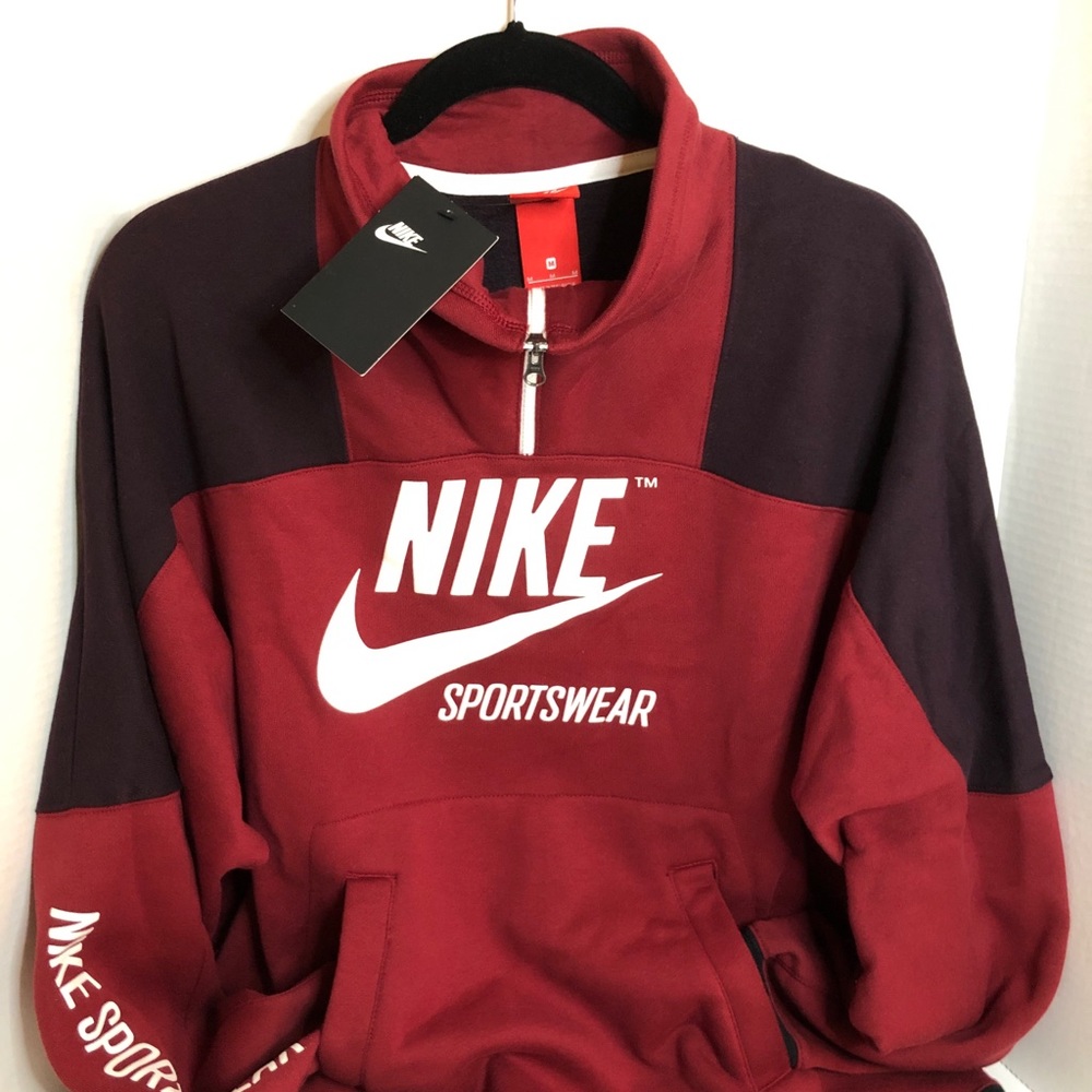 Nike Sportswear Sweater Size (M) NEW W/ TAG